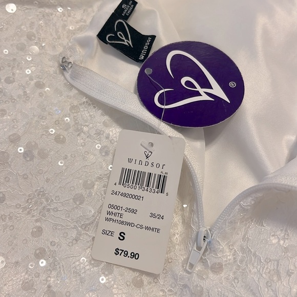 Windsor Elegant White Sequin Dress With Bow - Picture 3 of 5